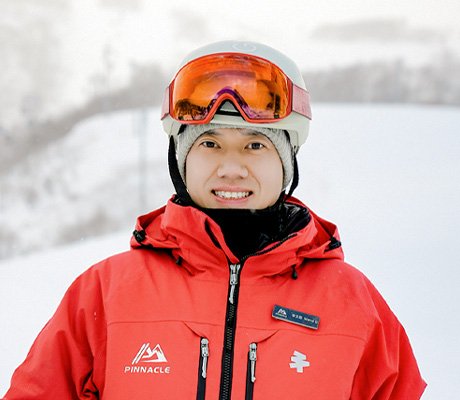 思思——CSIA考官滑雪教練|北海道二世谷